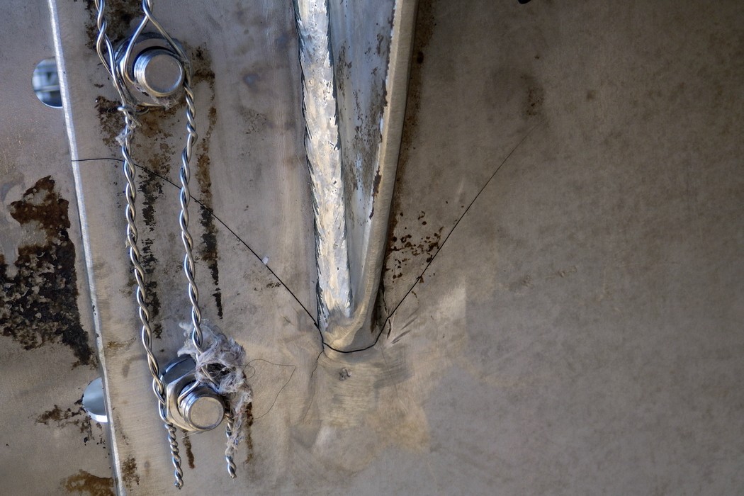 Our fracture mechanics consultants assess the fracture mechanics and fitness for service of metal structures and pressurized equipment facilities.